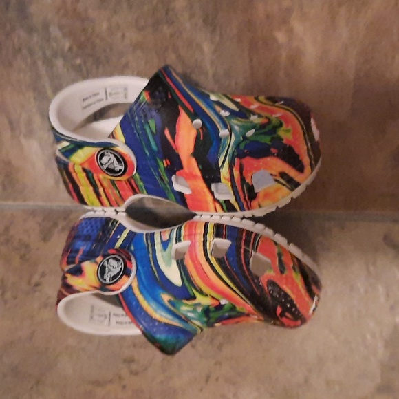 Crocs Out of this World Multi-Color, toddler size 5 - Picture 3 of 6